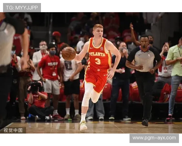 赫尔特与福克斯组合重磅出击，掀起新闻界新风暴