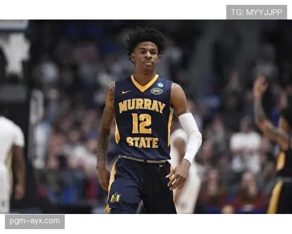 贾·莫兰特球场像邻家哥，刷社媒像进富豪频道，我的工资瞬间怀疑人生